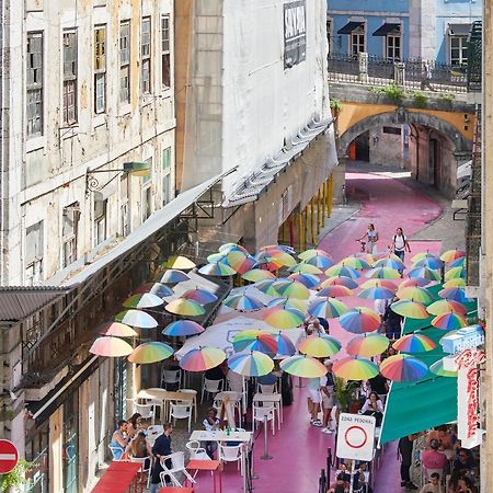 Sunny Pink Street Historical Apt, By Timecooler Лісабон Екстер'єр фото